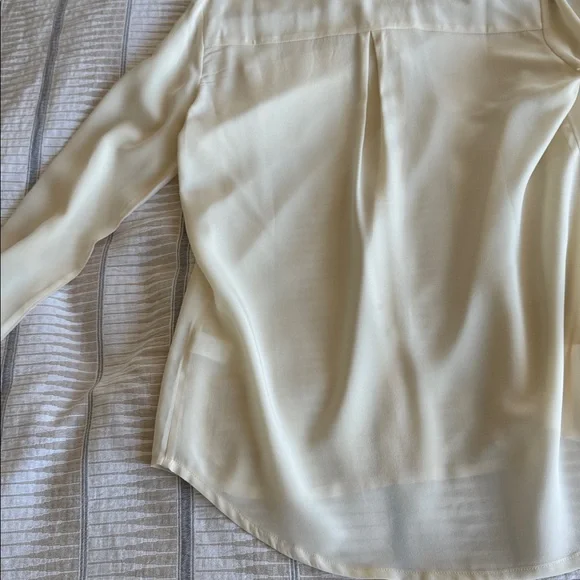 Ivory Garnet Hill Silk Blouse Size 2 - Picture 6 of 10